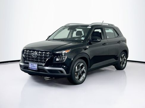Used 2023 Hyundai Venue SEL w/ Cargo Package FWD image 1