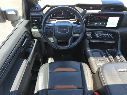 Used 2025 GMC Sierra 2500 AT4 w/ AT4 Premium Plus Package AWD/4WD image 13
