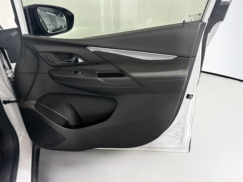 Used 2023 Chevrolet Bolt LT image 30