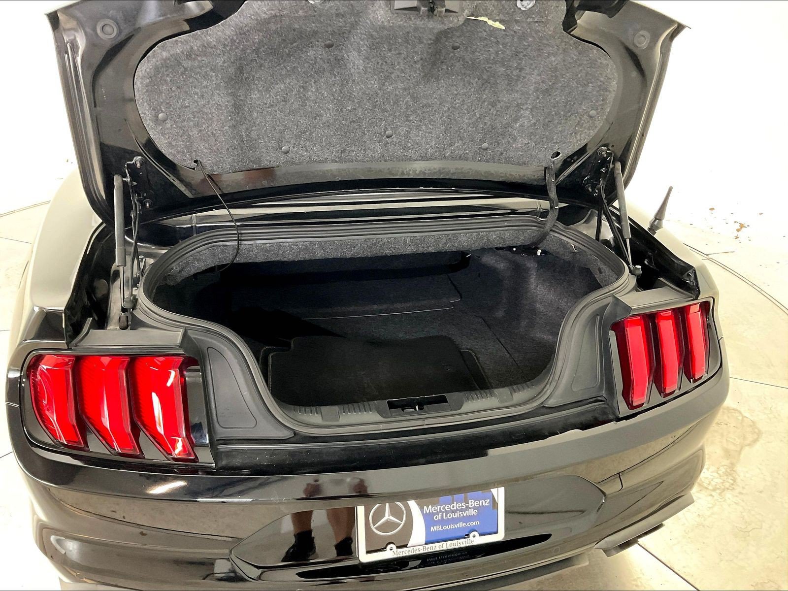 Used 2020 Ford Mustang GT Premium w/ Equipment Group 401A RWD image 39