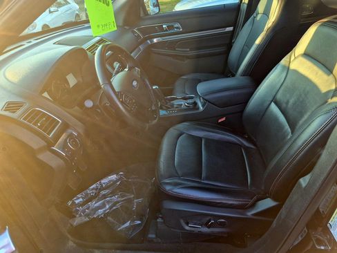 Used 2017 Ford Explorer Sport image 8