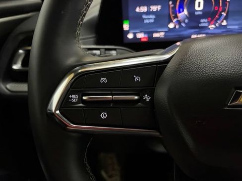 Used 2025 Chevrolet Traverse LT AWD/4WD image 62