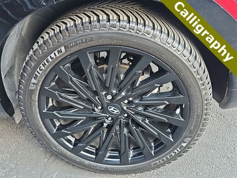 Certified 2025 Hyundai Santa Fe Calligraphy image 12