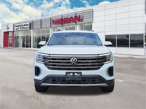 Used 2024 Volkswagen Atlas SE image 2