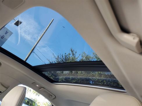 Certified 2023 Volvo S60 B5 Ultimate w/ Climate Package image 19