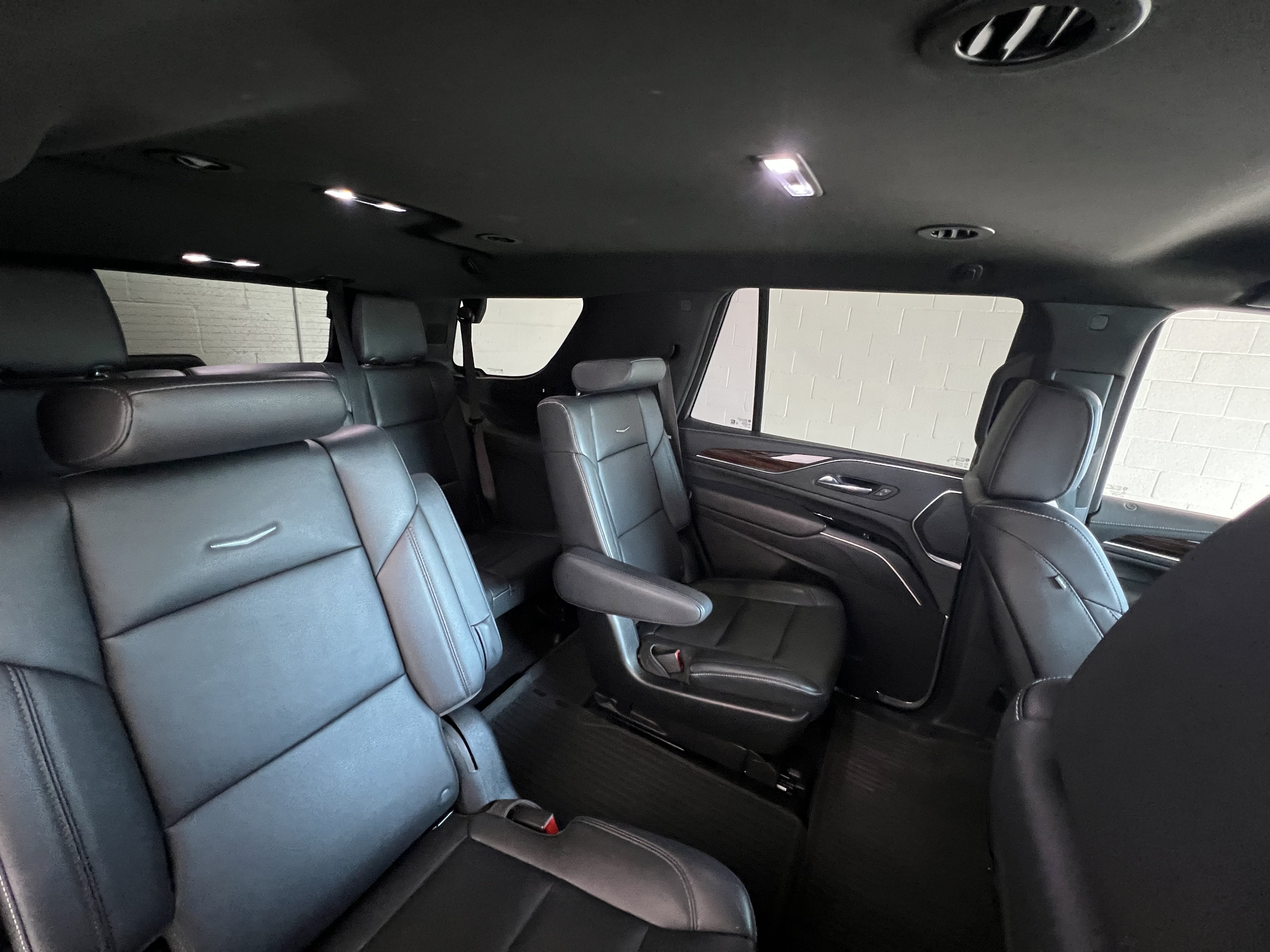Used 2023 Cadillac Escalade Luxury RWD image 26