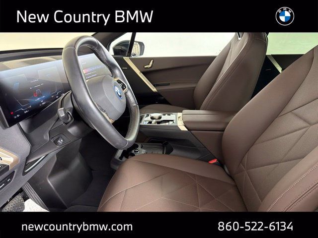 Used 2024 BMW iX xDrive50 w/ Sport Package AWD/4WD image 11