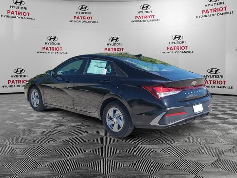 New 2026 Hyundai Elantra SE FWD image 5