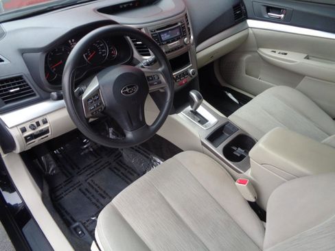 Used 2013 Subaru Outback 2.5i image 2