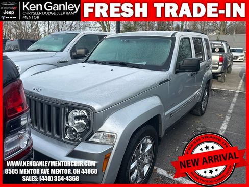 Used 2012 Jeep Liberty Sport image 2