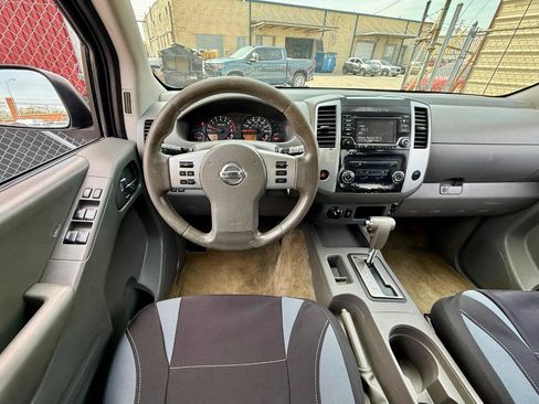Used 2017 Nissan Frontier SV image 18