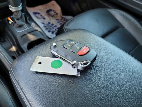 Used 2021 Jeep Wrangler Unlimited Sahara w/ Cold Weather Group image 21