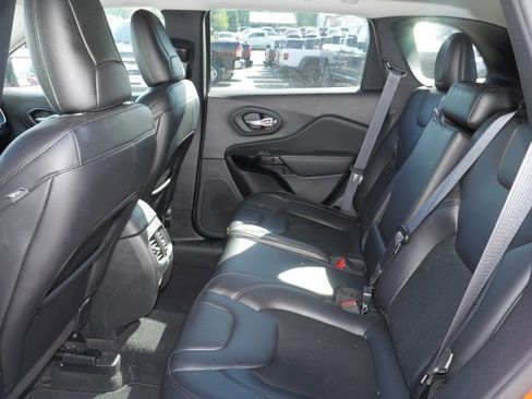 Used 2021 Jeep Cherokee Latitude Plus image 24