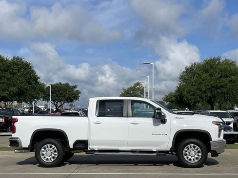 Used 2023 Chevrolet Silverado 2500 LT w/ Convenience Package AWD/4WD image 3