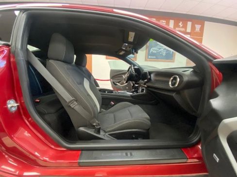 Used 2018 Chevrolet Camaro LT w/ Technology Package image 13