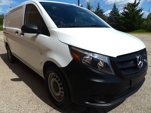 Used 2022 Mercedes-Benz Metris image 10