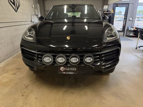 Used 2019 Porsche Cayenne AWD/4WD image 3