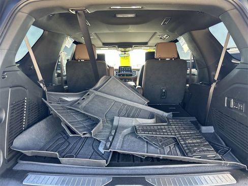 Used 2024 Chevrolet Tahoe High Country w/ Advanced Technology Package image 16