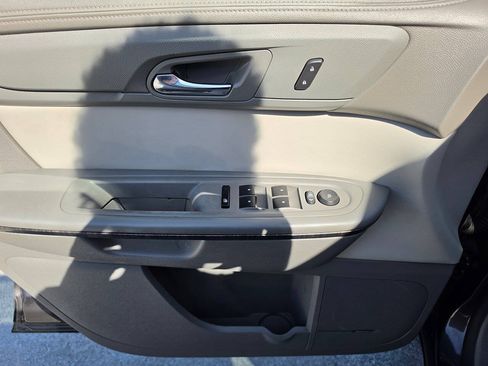 Used 2014 GMC Acadia SLT FWD image 18