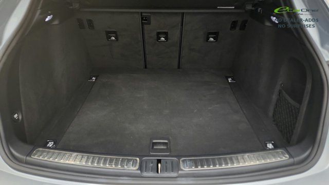 Used 2019 Porsche Macan AWD/4WD image 45