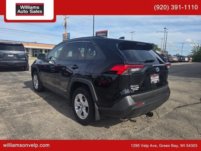 Used 2020 Toyota RAV4 XLE w/ XLE Grade Weather Package AWD/4WD image 5