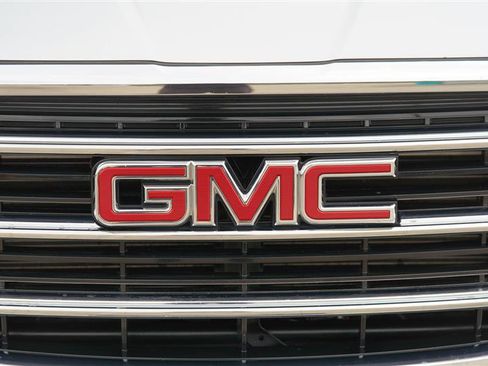 Used 2019 GMC Terrain SLT w/ Preferred Package FWD image 28