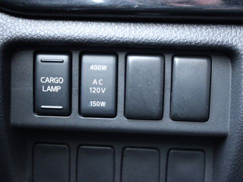 Certified 2024 Nissan Titan SV w/ SV Convenience Package image 31