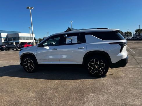 Used 2025 Chevrolet Traverse High Country image 45