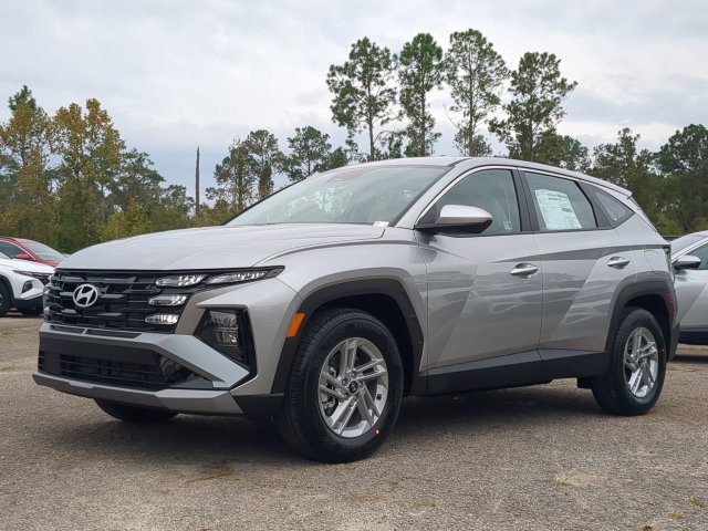 Certified 2025 Hyundai Tucson SE FWD image 2