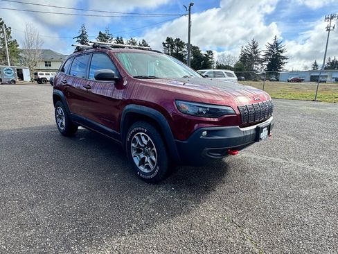 Used 2020 Jeep Cherokee Trailhawk w/ Cold Weather Group image 8