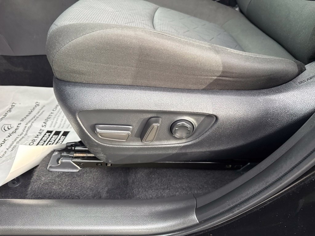 Certified 2025 Toyota RAV4 XLE AWD/4WD image 35