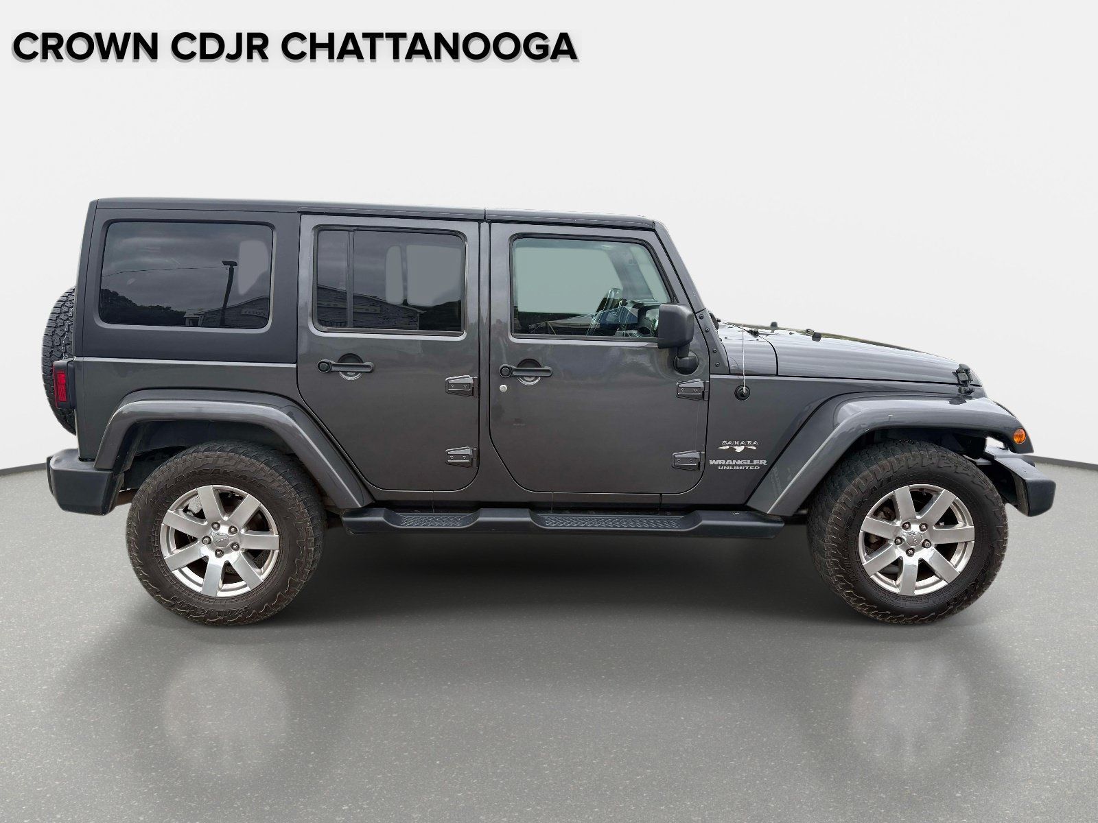 Used 2017 Jeep Wrangler Unlimited Sahara w/ Connectivity Group AWD/4WD image 6