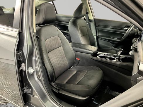 Certified 2024 Nissan Altima 2.5 SV w/ SV Premium Package FWD image 29