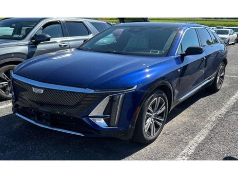 Used 2024 Cadillac Lyriq Luxury w/ LPO, Floor Liner Package AWD/4WD image 1