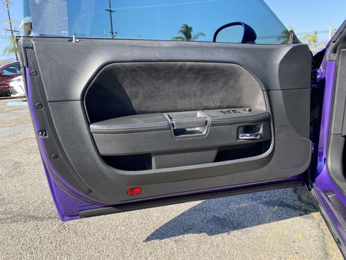 Used 2013 Dodge Challenger SRT8 w/ Harman Kardon Audio Group image 14