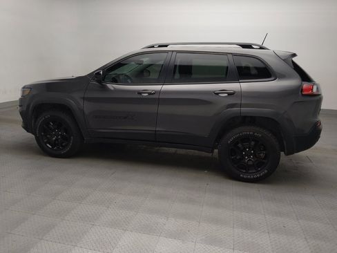 Used 2022 Jeep Cherokee Latitude AWD/4WD image 3