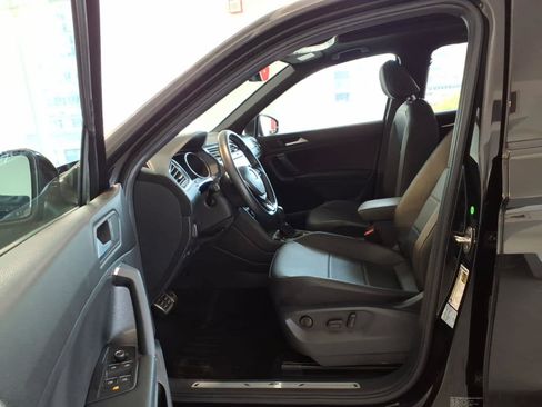 Used 2020 Volkswagen Tiguan SE R-Line w/ 3rd Row Seat Package AWD/4WD image 17