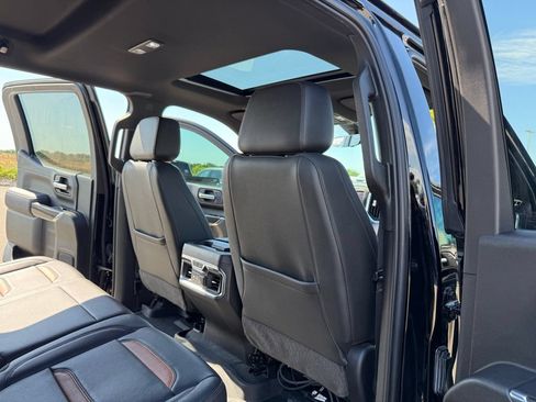 Used 2021 GMC Sierra 1500 AT4 w/ AT4 Premium Package AWD/4WD image 22
