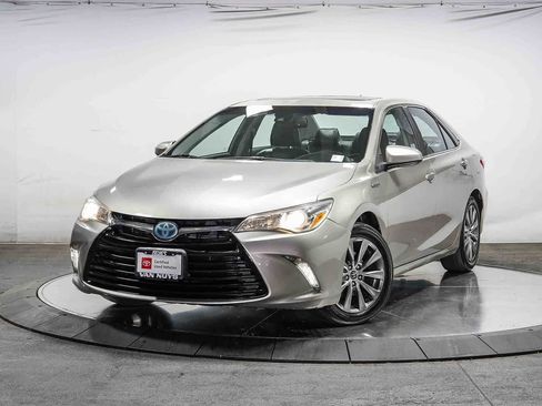 Certified 2016 Toyota Camry XLE w/ Moonroof Package FWD image 1