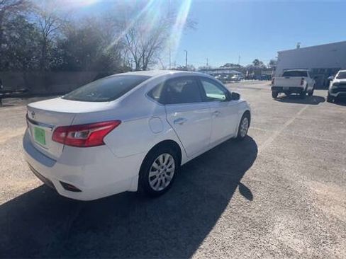 Used 2017 Nissan Sentra S image 8