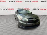 Used 2015 Toyota Highlander XLE image 2