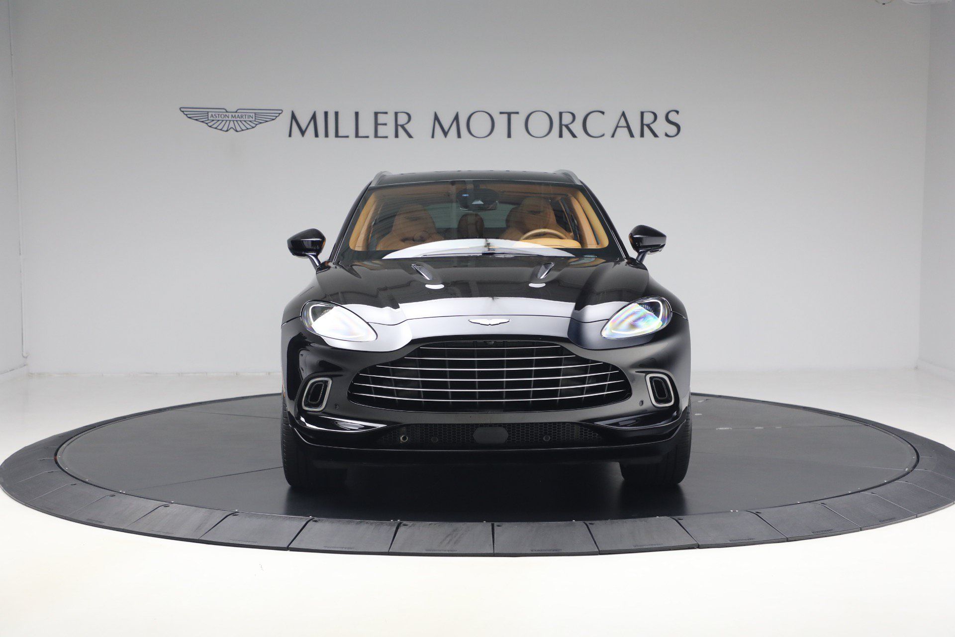 Used 2021 Aston Martin DBX AWD/4WD image 12