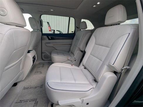 New 2026 Buick Enclave Avenir image 17