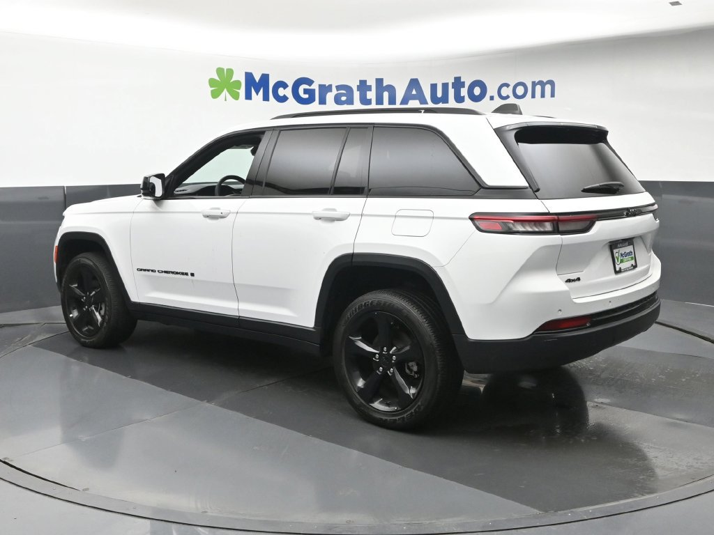 Used 2024 Jeep Grand Cherokee Altitude AWD/4WD image 26