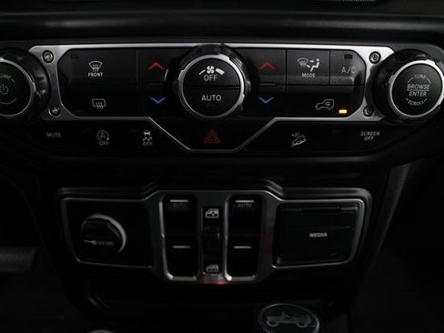 Used 2018 Jeep Wrangler Unlimited Sport S image 6