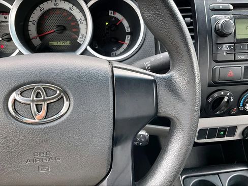 Used 2012 Toyota Tacoma PreRunner image 25