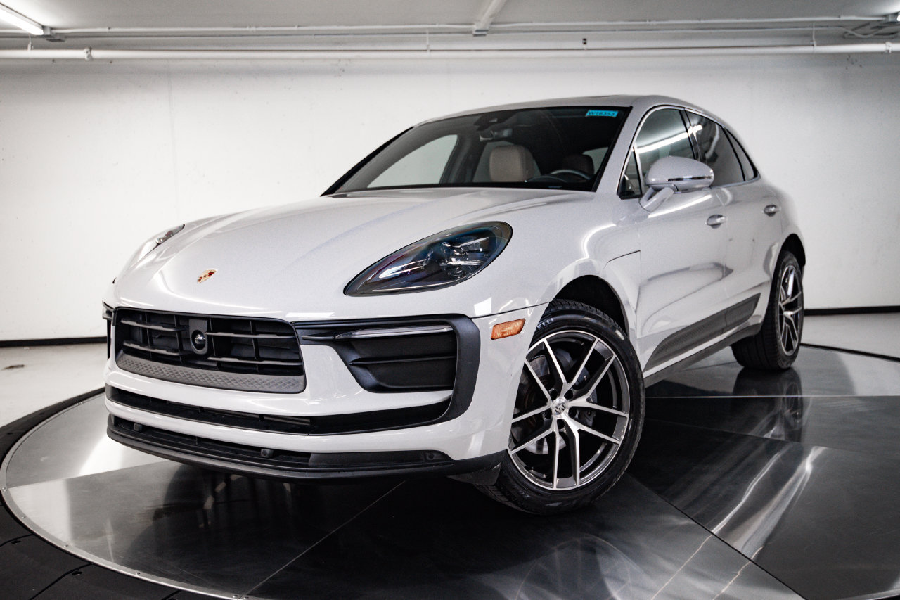 Certified 2026 Porsche Macan AWD/4WD image 1