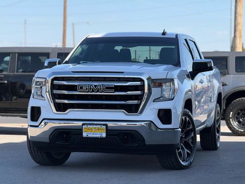 Used 2020 GMC Sierra 1500 SLE w/ SLE Value Package AWD/4WD image 4