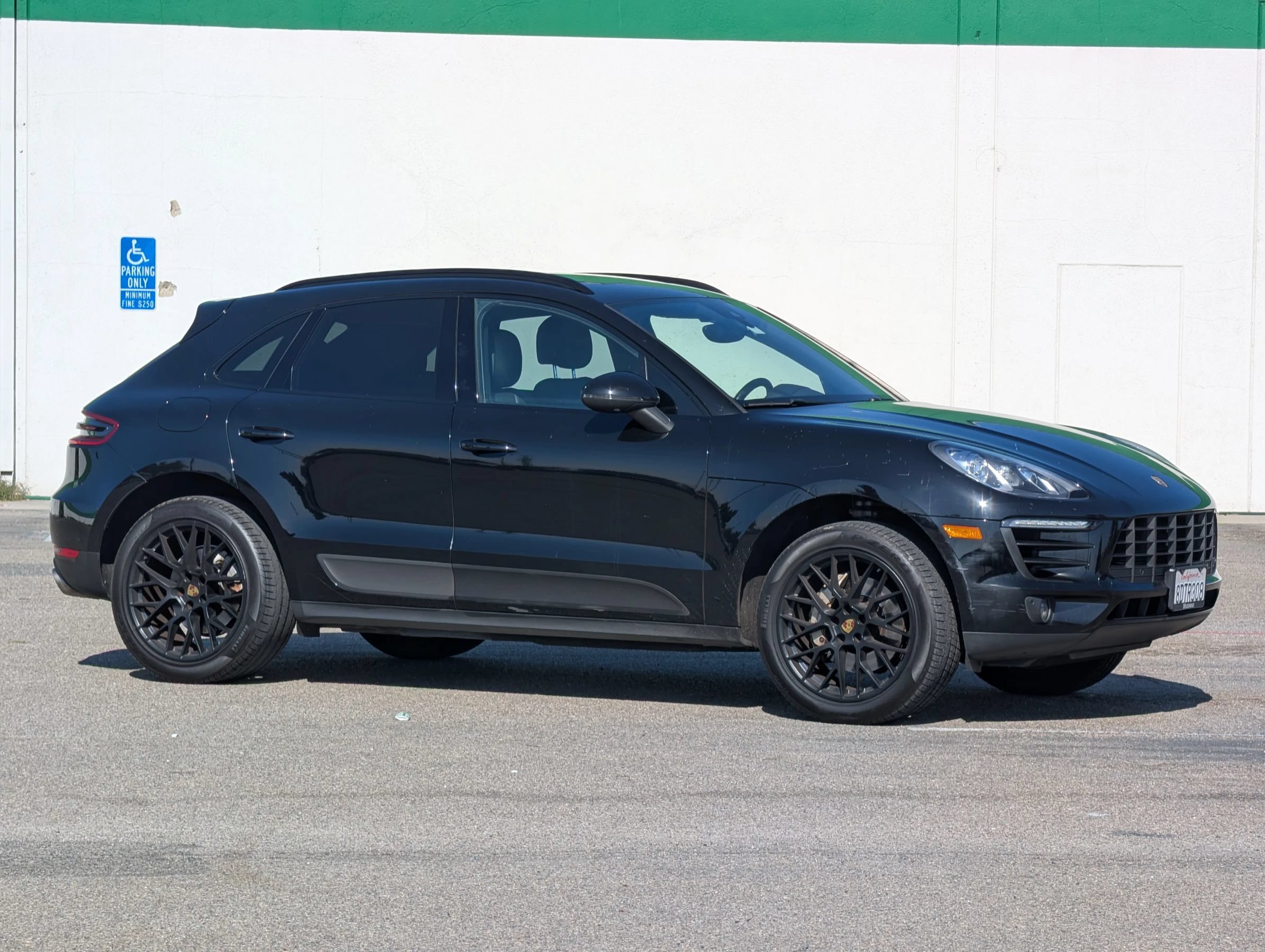 Used 2018 Porsche Macan S AWD/4WD image 1
