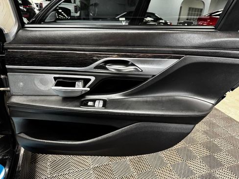Used 2016 BMW 740i RWD image 52
